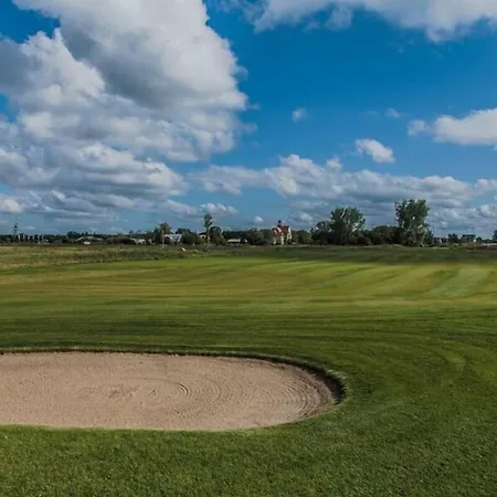 Hotel Schloss Golf & *