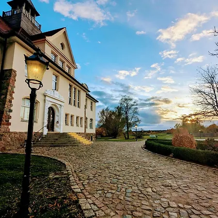 Hotel Schloss Golf & *