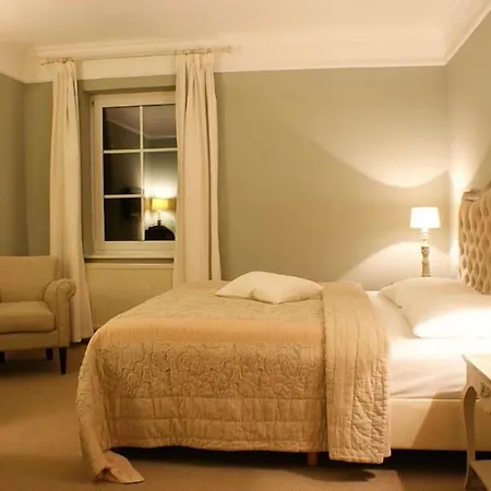 Schloss Golf & Hotel *