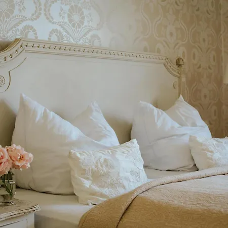 Schloss Golf & Hotel *