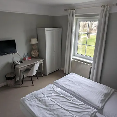 Schloss Golf & Hotel *