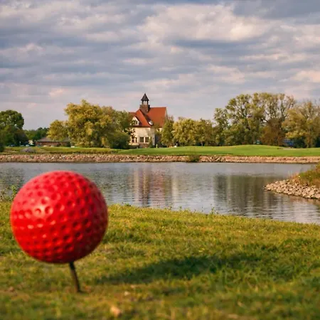 Schloss Golf & Hotel *