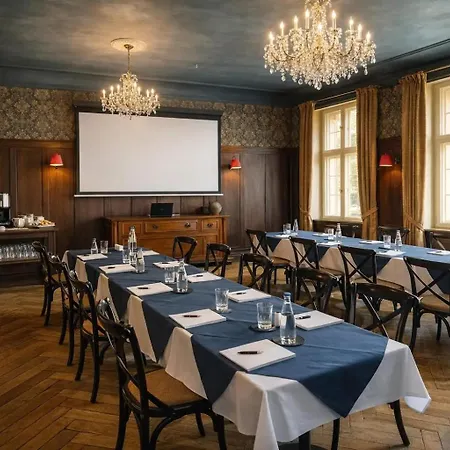 Hotel Schloss Golf & *