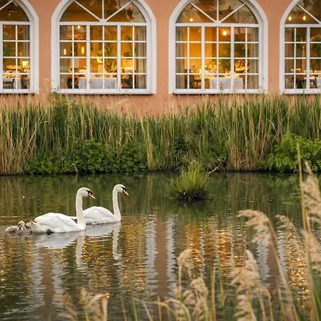 Hotel Schloss Golf & *